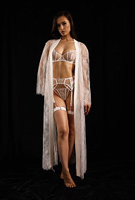 Кружевной халат белый